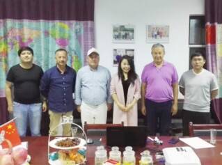 Cooperar con el cliente de Uzbekistán para la línea de alimentación de ganado de 6 toneladas/hora