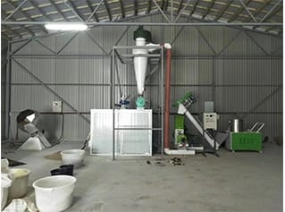 Línea de alimentación para peces peque~nos en Ucrania