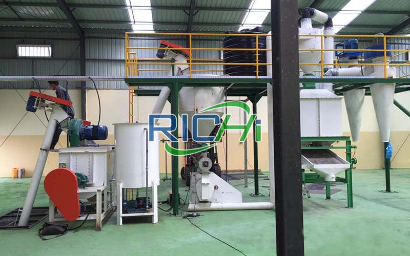 La línea de pellets de alimentación animal de 1-2T/H en Botswana