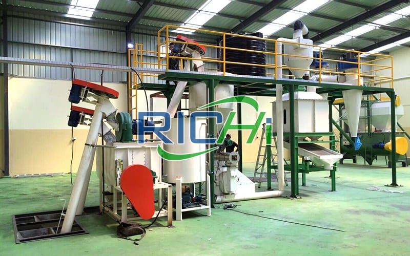 Línea de pellets de alimentación de aves de corral de 1-2T/H en Cabo Verde