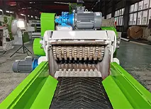 Puerto de alimentación de la trituradora de madera