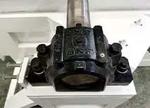 Trituradora lateral de materiales de césped