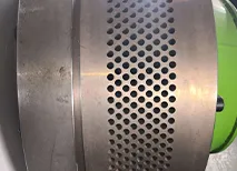 Máquina para fabricar pellets de alimento con matriz anular