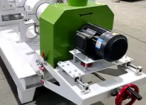 Sistema de descarga ajustable para extrusora de alimento para peces