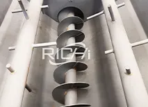 Alimentador de pellets para aserrín