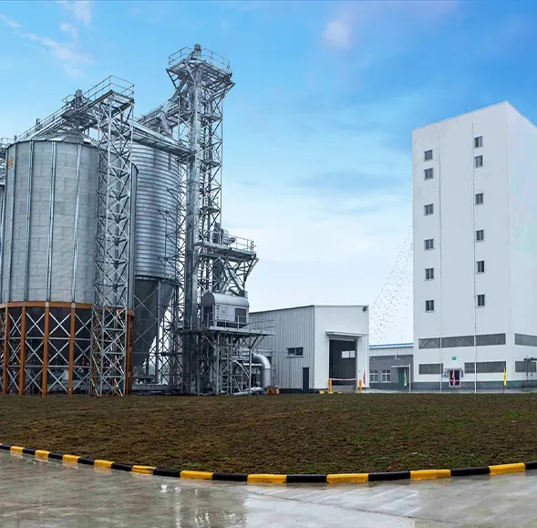 Planta flotante de alimentación de peces